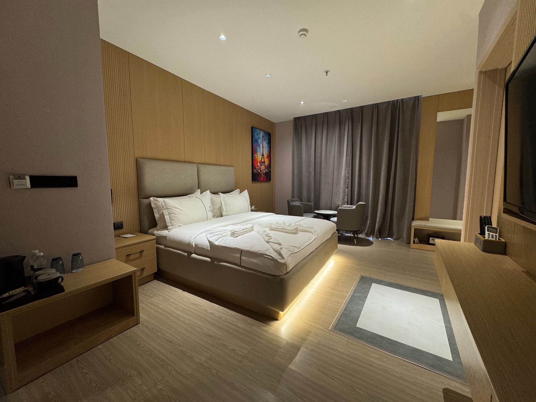 REK Holiday Hotel