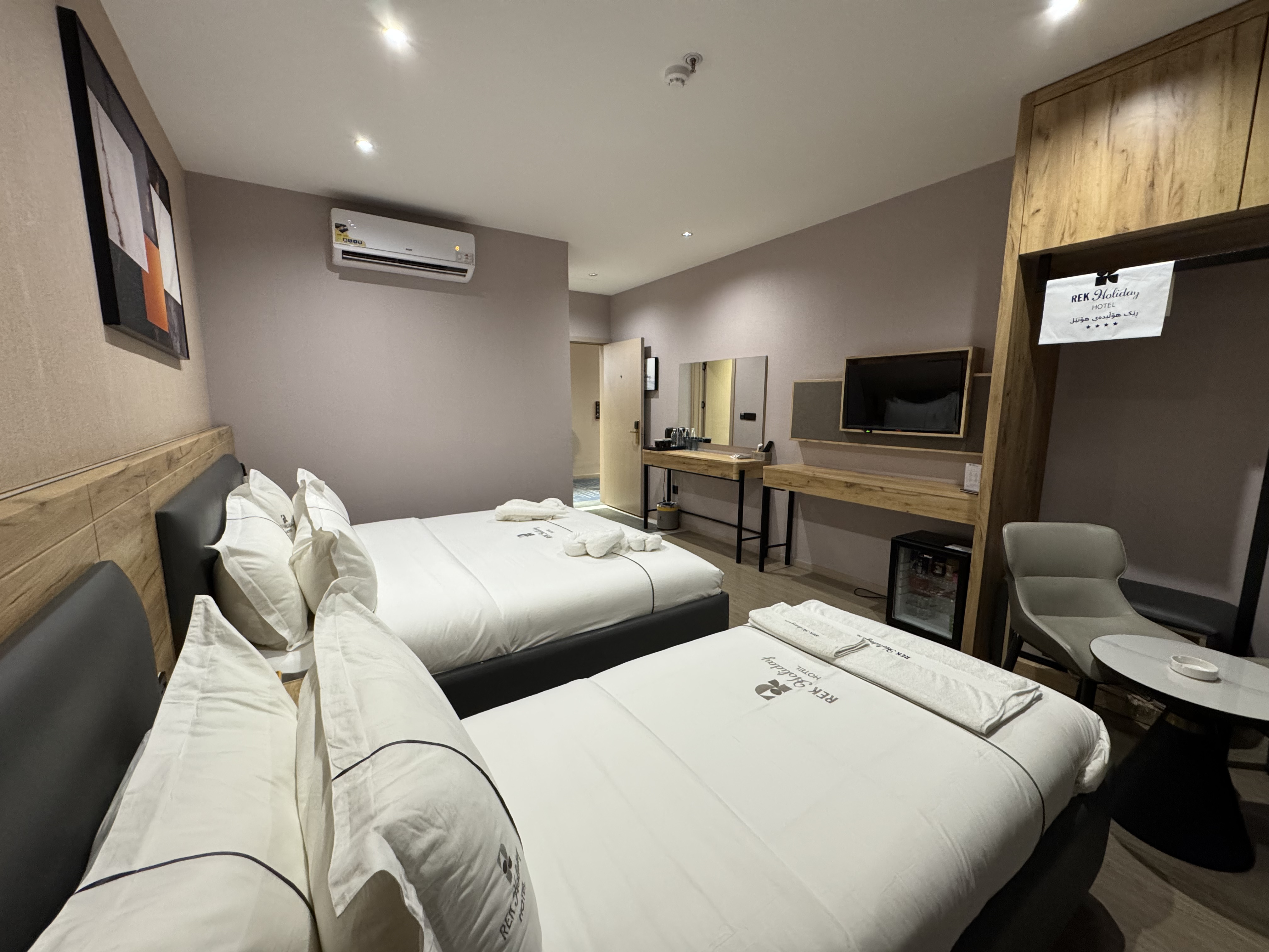 REK Holiday Hotel